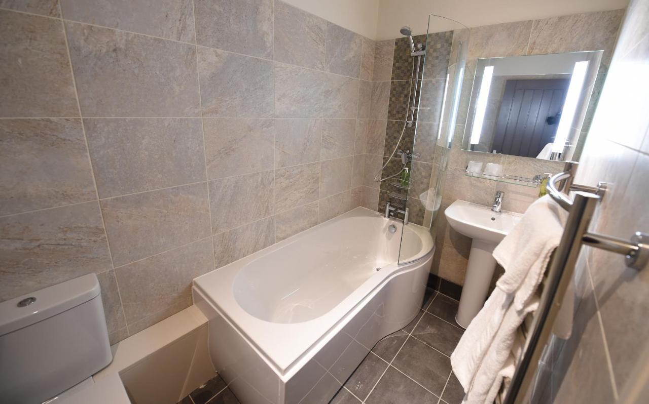 Kings Arms Hotel Holme  Bagian luar foto